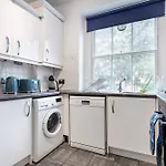 Elegant Three Bed Apt In The Heart Of Marylebone