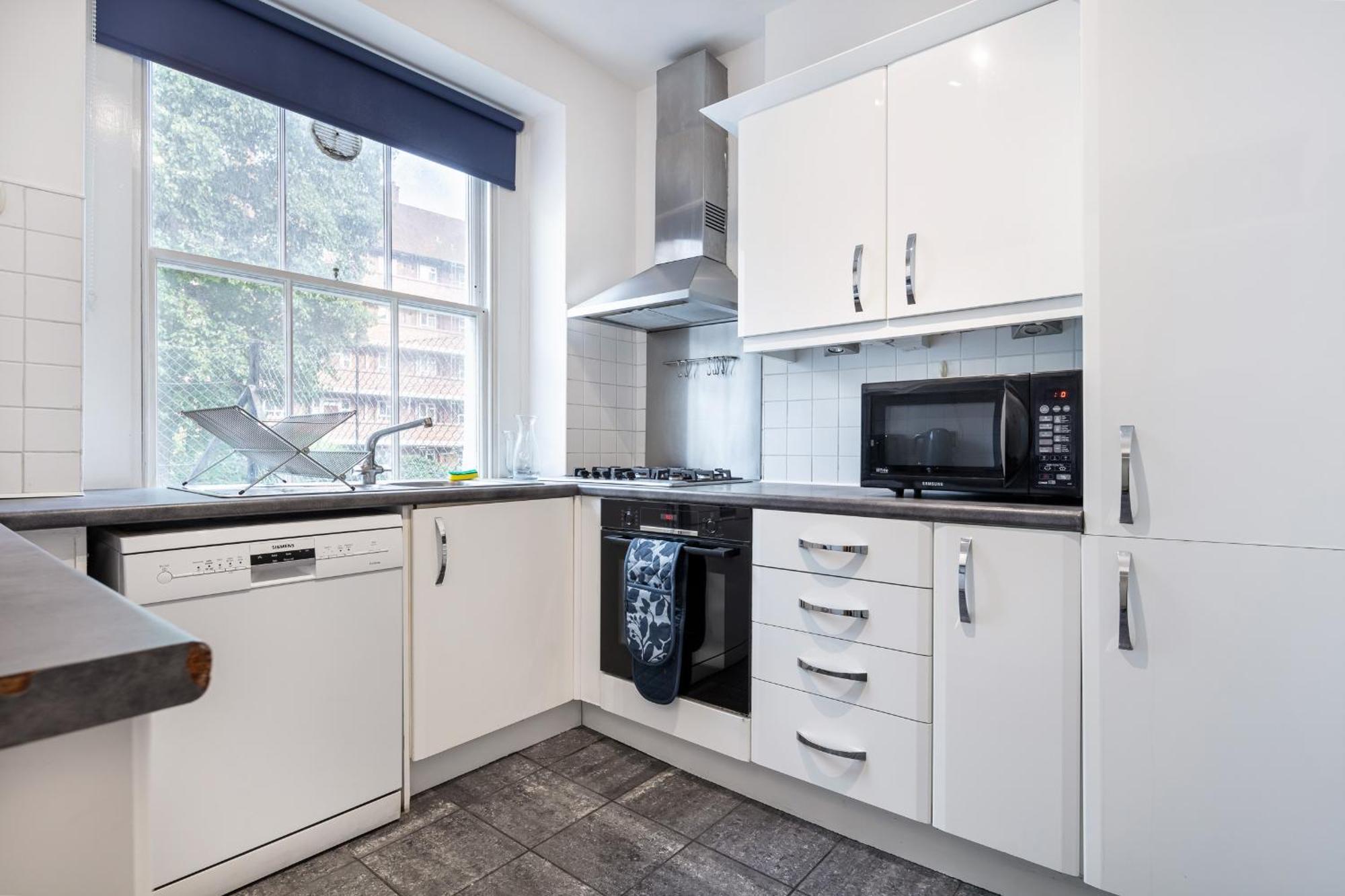 Elegant Three Bed In The Heart Of Marylebone