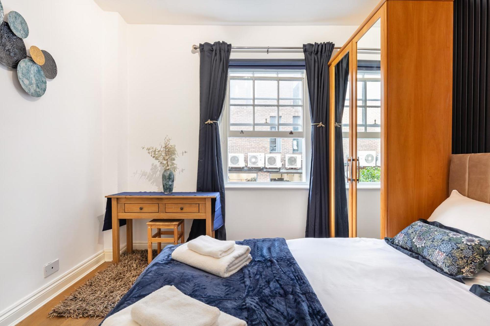 Elegant Three Bed In The Heart Of Marylebone *