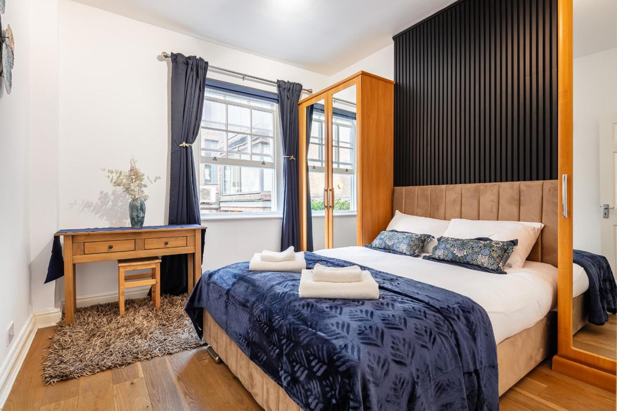 Elegant Three Bed In The Heart Of Marylebone *